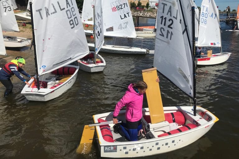 Rīgas kauss burāšanā 2019 Optimist klasē Be Active pludmales spēļu ietvaros